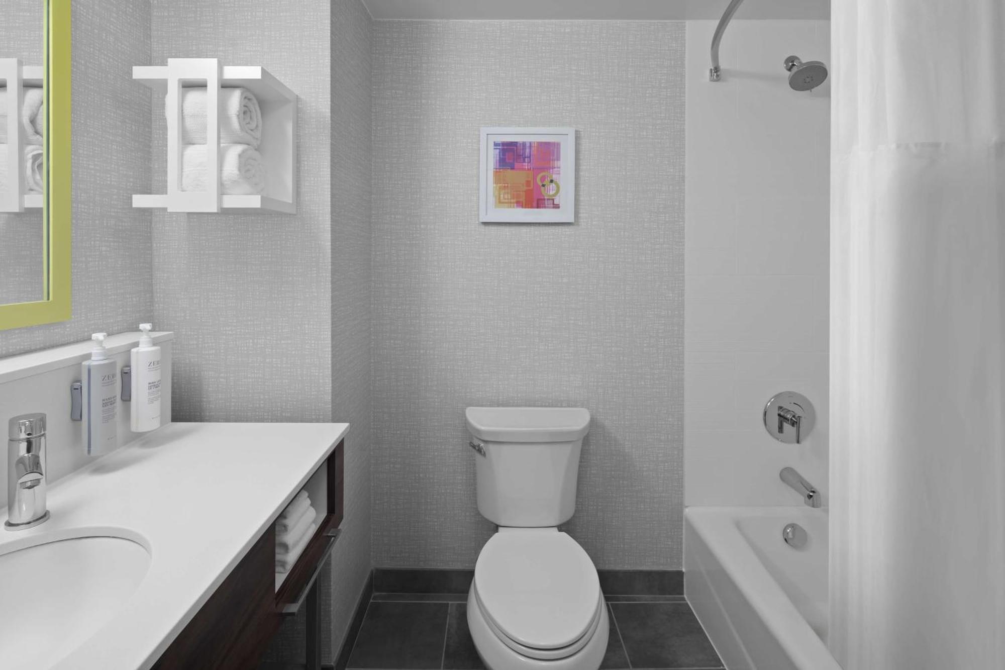 Hampton Inn & Suites Grand Rapids-Airport 28Th St Cascade Kültér fotó